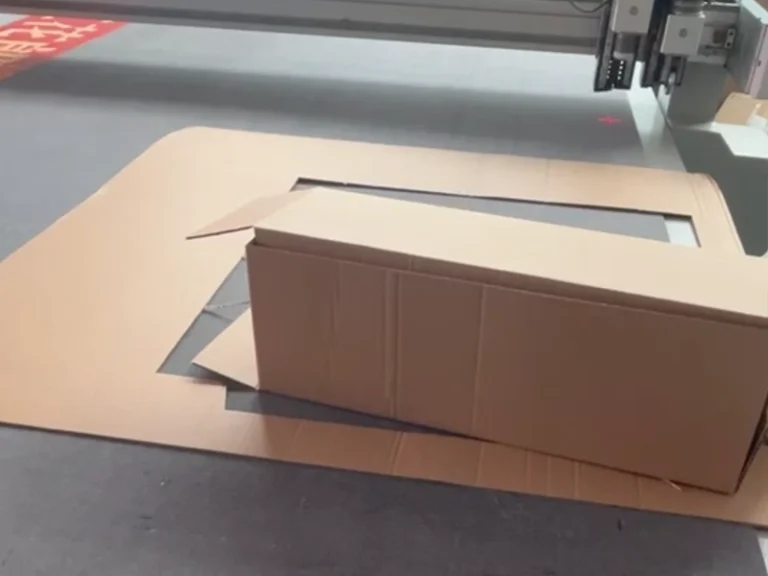 Carton sample maker for corrugated box prototypes