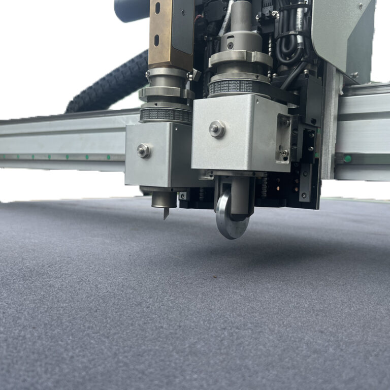 Oscillating knife head used during CNC cutter accuracy verification
